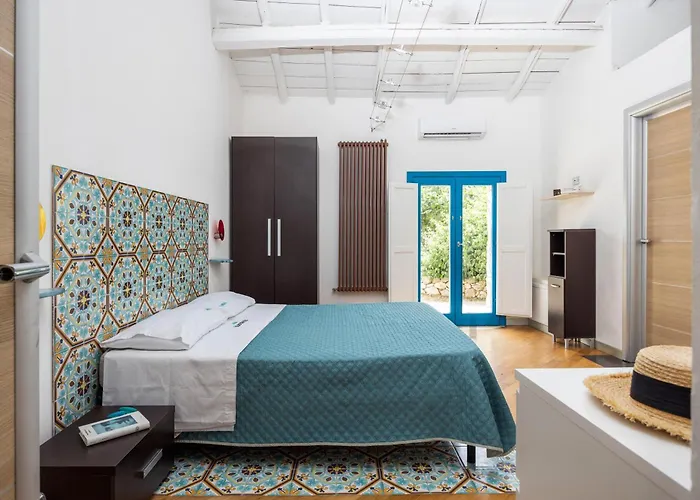 فيلة Celeste كاستيلاّماري ديل غو